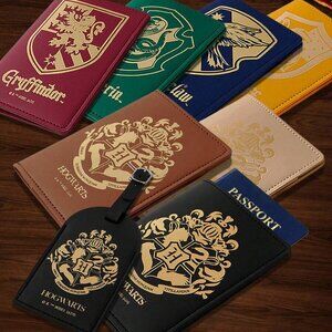 Official Licensed Harry Potter Hogwarts Passport Case & Luggage Tag Set